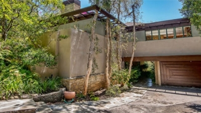 Frank Lloyd Wright Jr.’s Warwick Evans House relisted at a discount