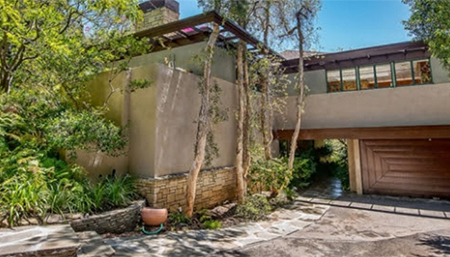Frank Lloyd Wright Jr.’s Warwick Evans House relisted at a discount