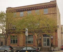LIC locals furious after workers dismantle Elks Lodge facade