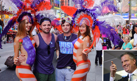 Renewed efforts to rein in desnudas, costumed characters in Times Square