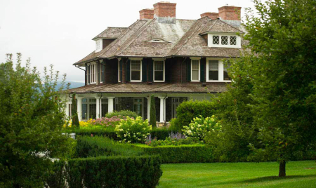 Gardener’s Majestic Hudson River Home Is Surrounded by Edible Gardens