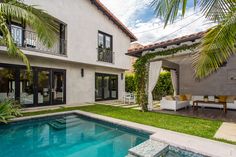 Molly Ringwald sells Manhattan pied-à-terre