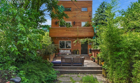 $2.5M Red Hook house has a Cali boho vibe–and an outdoor kitchen