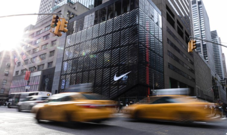 Retailers With Flagships Are Jumping Ship
